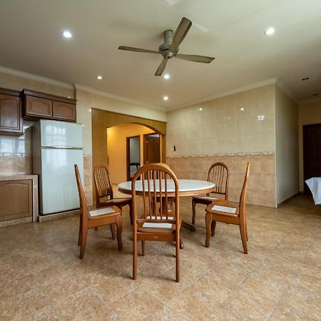 Mk Homestay Wakaf Che Yeh With Bathtub - Max 14 Pax Kota Bharu Zewnętrze zdjęcie