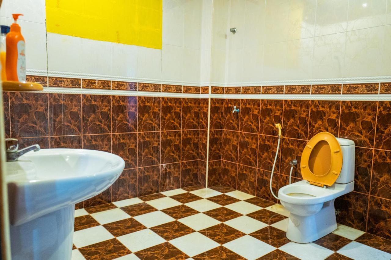 Mk Homestay Wakaf Che Yeh With Bathtub - Max 14 Pax Kota Bharu Zewnętrze zdjęcie