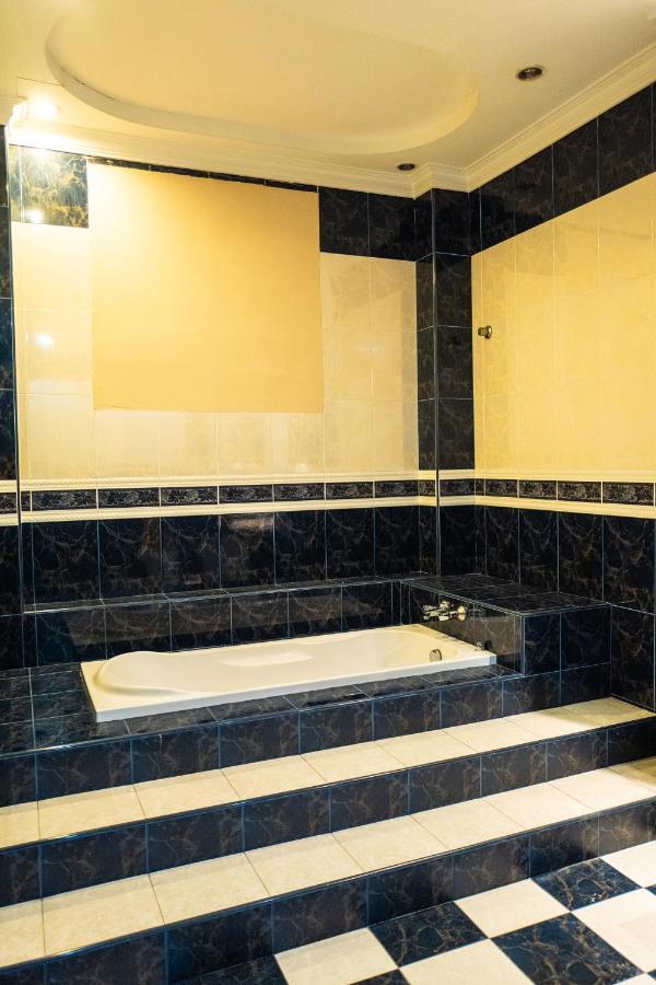 Mk Homestay Wakaf Che Yeh With Bathtub - Max 14 Pax Kota Bharu Zewnętrze zdjęcie