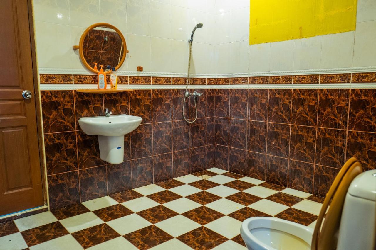 Mk Homestay Wakaf Che Yeh With Bathtub - Max 14 Pax Kota Bharu Zewnętrze zdjęcie